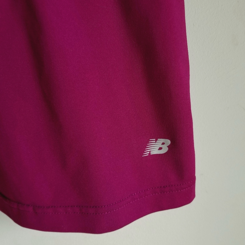 👚NEW BALANCE WORKOUT TOP - Picture 3 of 7